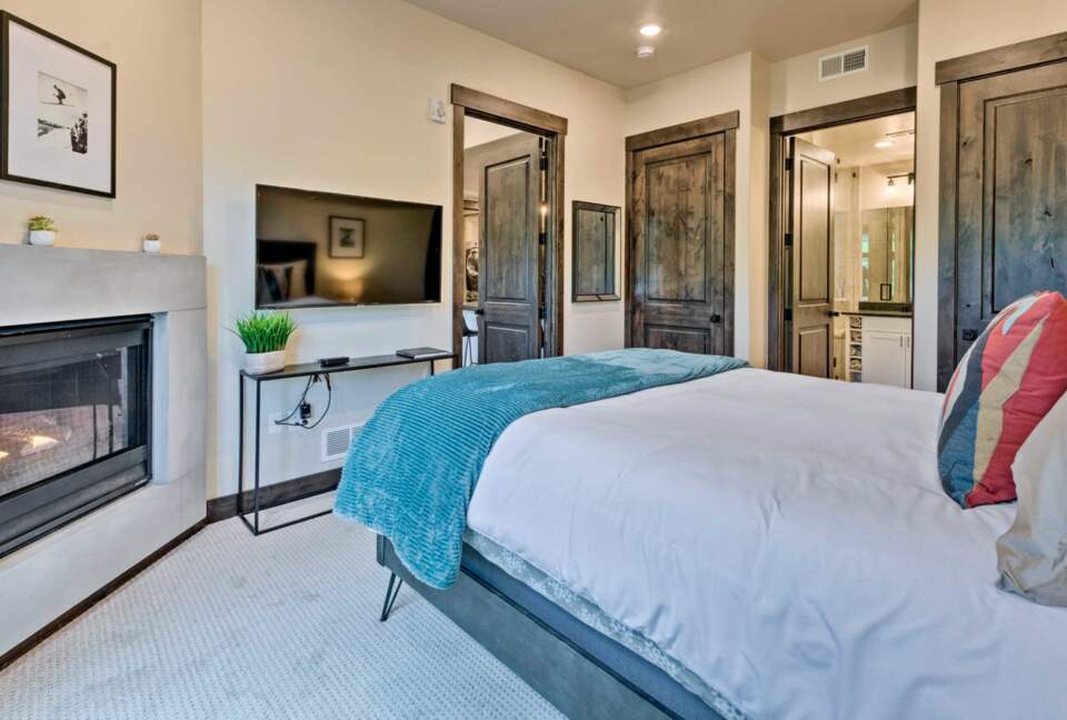 Luxe Park City Condo - Walk To Ski Lift! - Park City, Utah