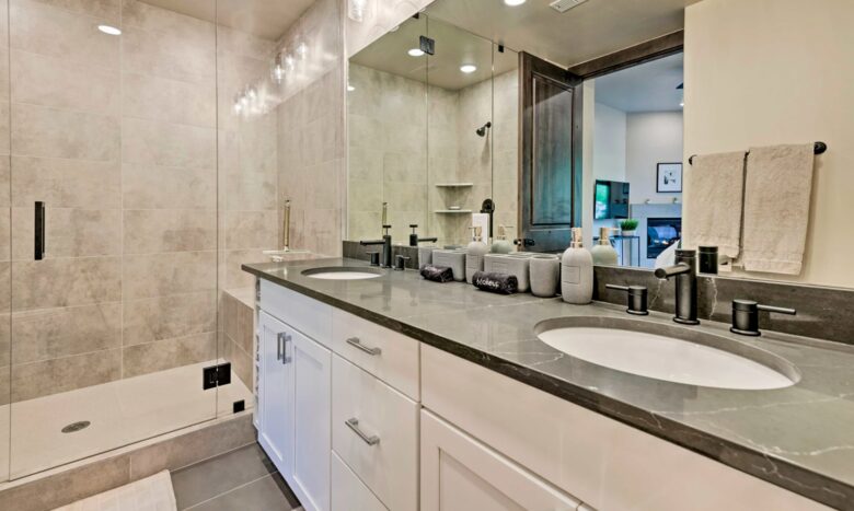 Luxe Park City Condo - Walk To Ski Lift! - Park City, Utah