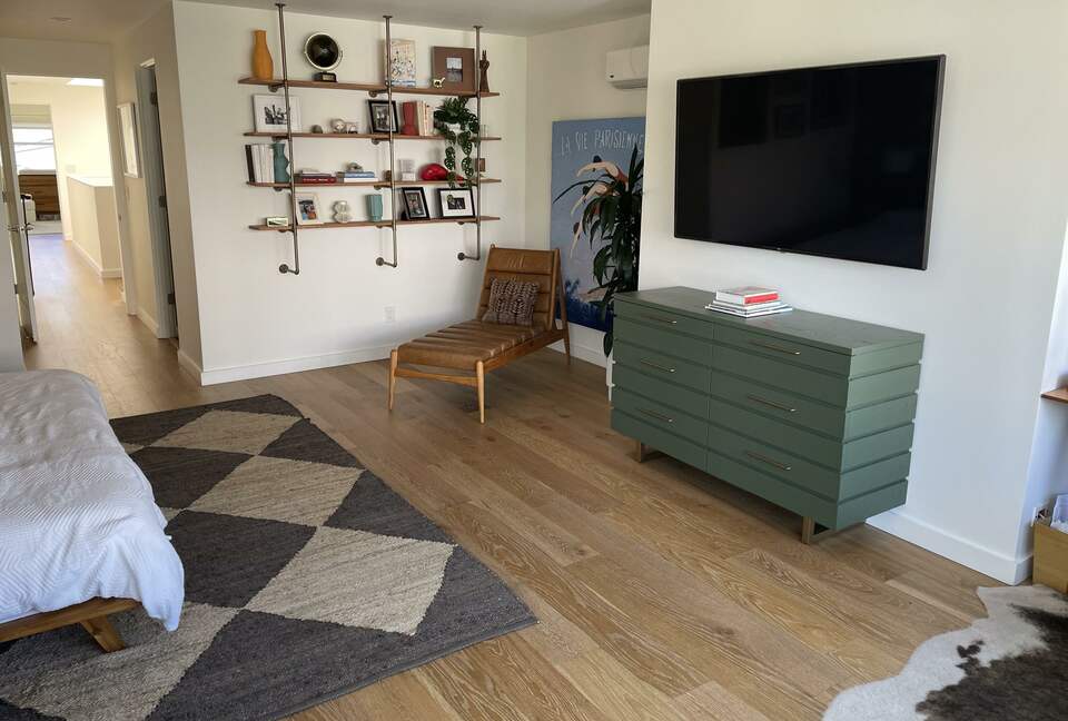 Modern Beach House Steps from the Sand - Marina Del Rey, California