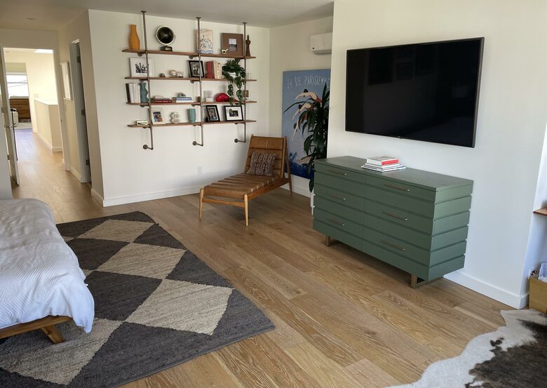 Modern Beach House Steps from the Sand - Marina Del Rey, California