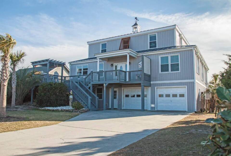 Fairwinds Oceanfront Escape - Caswell Beach, North Carolina