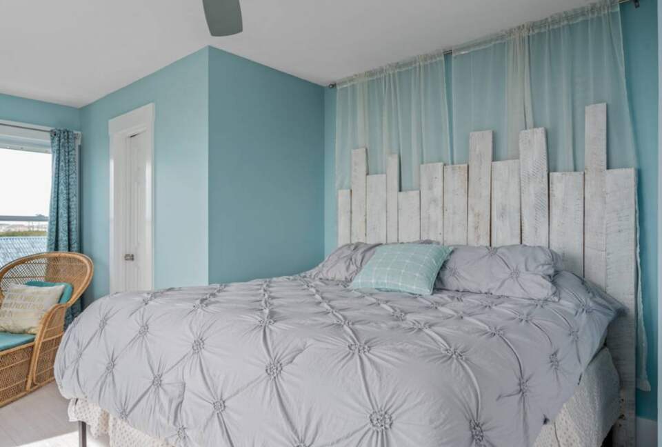 Fairwinds Oceanfront Escape - Caswell Beach, North Carolina