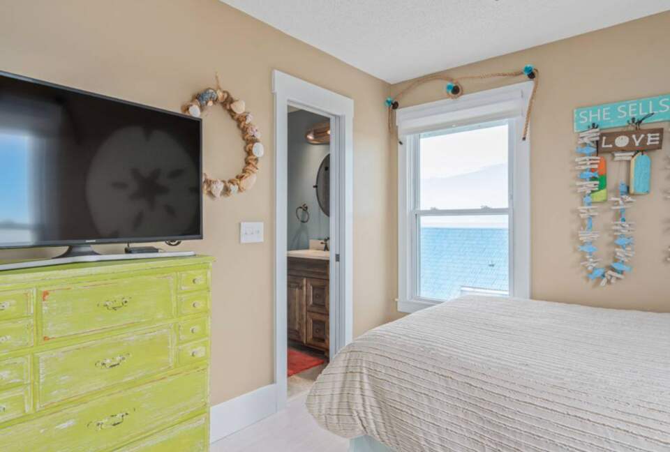 Fairwinds Oceanfront Escape - Caswell Beach, North Carolina