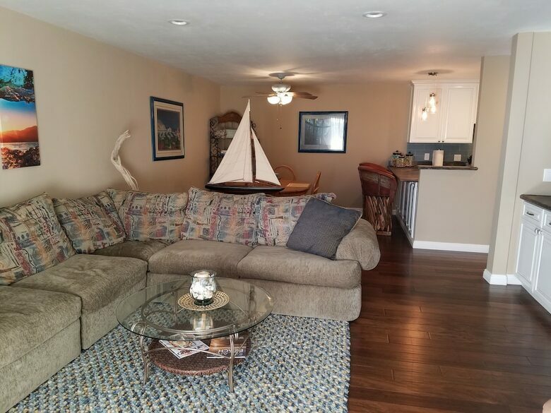 Solana Beach Oceanside Escape | Enjoy the Sunsets from Your Balcony! - Solana Beach, California