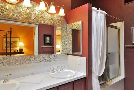 Bonita Buho - Tucson, Arizona