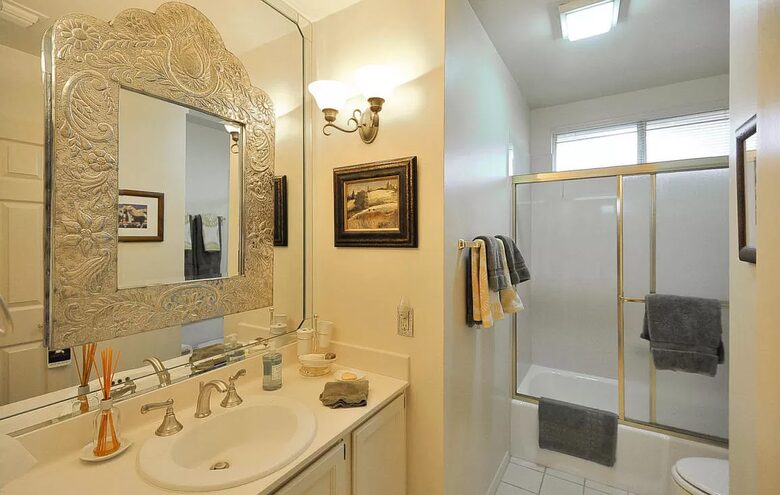 Bonita Buho - Tucson, Arizona