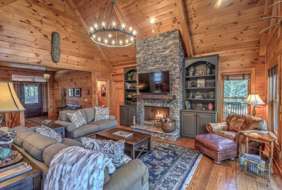 12 Acre Stunning Mountain Sanctuary - Cherry Log, Georgia
