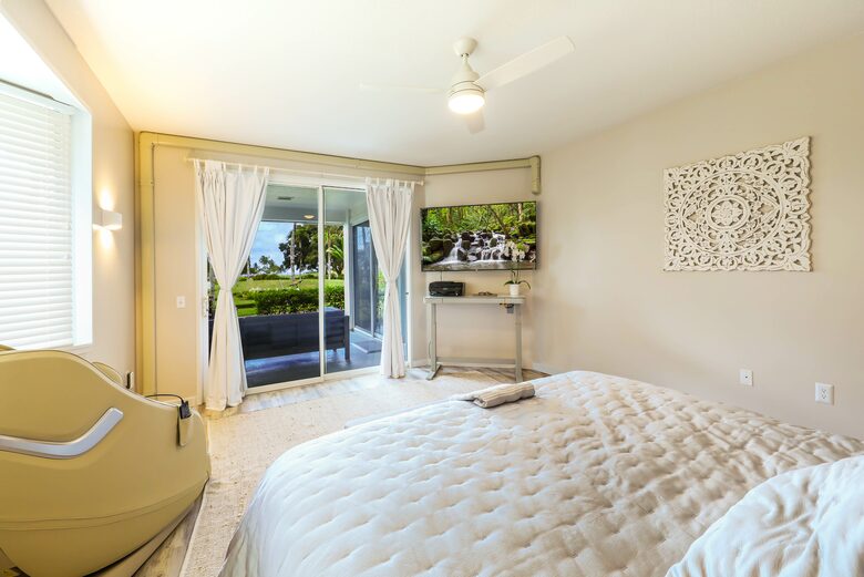 Modern Oasis By The Beach - Princeville, Hawaii