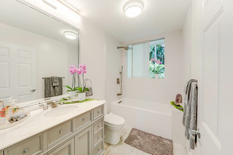 Modern Oasis By The Beach - Princeville, Hawaii