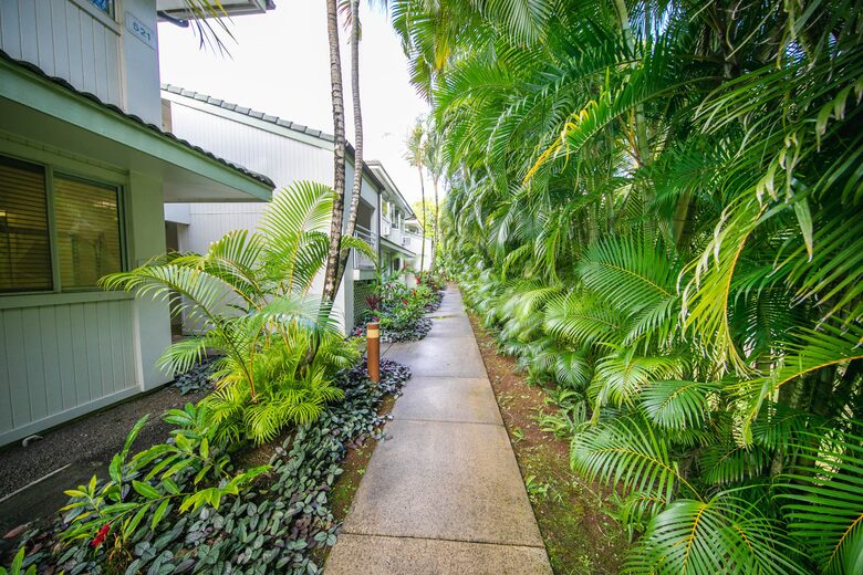 Modern Oasis By The Beach - Princeville, Hawaii