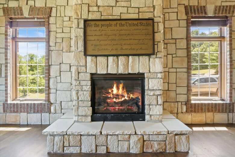 Chateau by the Bridge - Ridgedale, Missouri