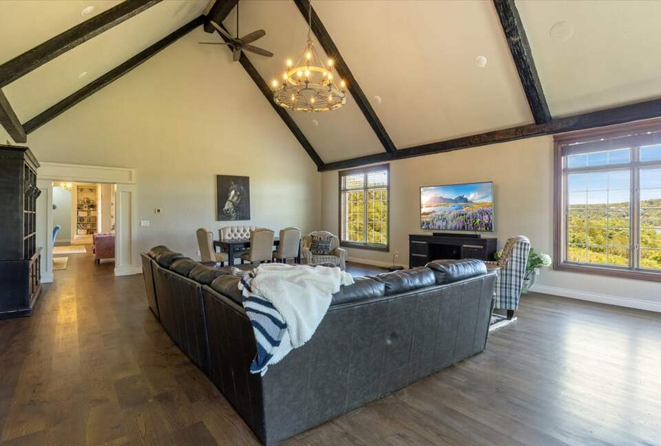 Chateau by the Bridge - Ridgedale, Missouri