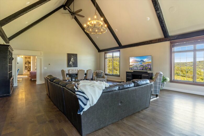 Chateau by the Bridge - Ridgedale, Missouri