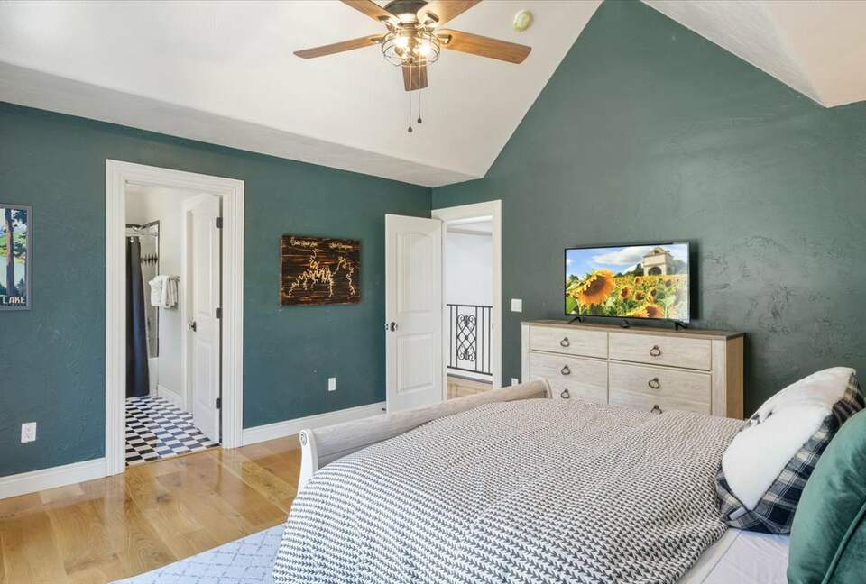 Chateau by the Bridge - Ridgedale, Missouri