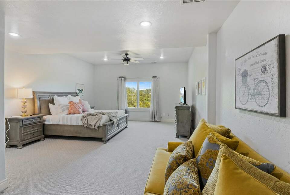 Chateau by the Bridge - Ridgedale, Missouri