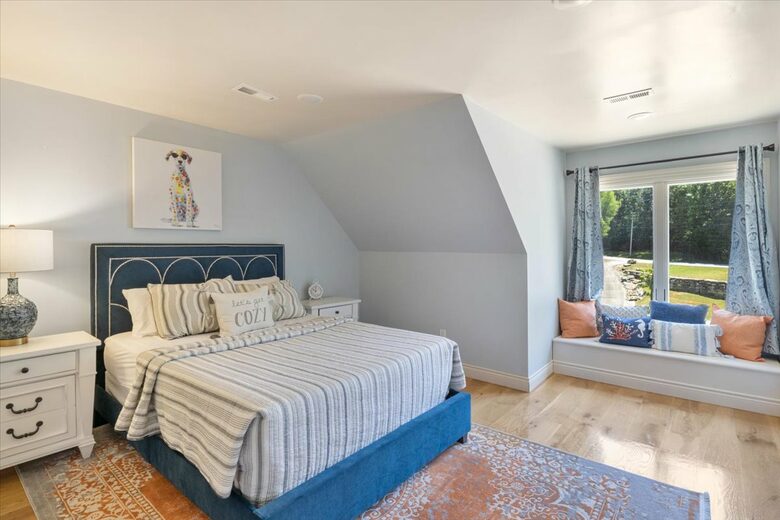 Chateau by the Bridge - Ridgedale, Missouri