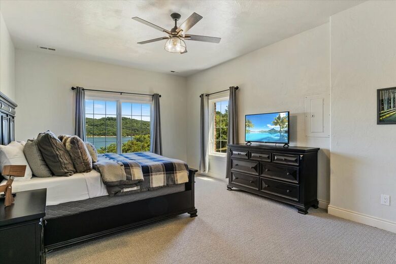 Chateau by the Bridge - Ridgedale, Missouri