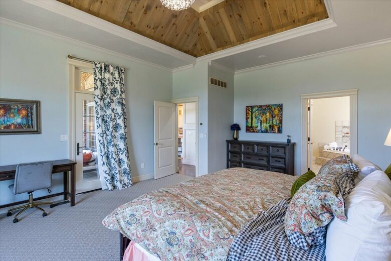 Chateau by the Bridge - Ridgedale, Missouri