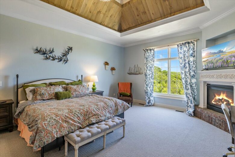 Chateau by the Bridge - Ridgedale, Missouri