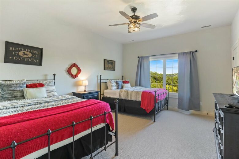 Chateau by the Bridge - Ridgedale, Missouri