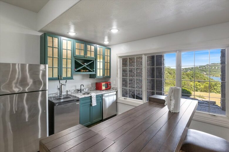 Chateau by the Bridge - Ridgedale, Missouri