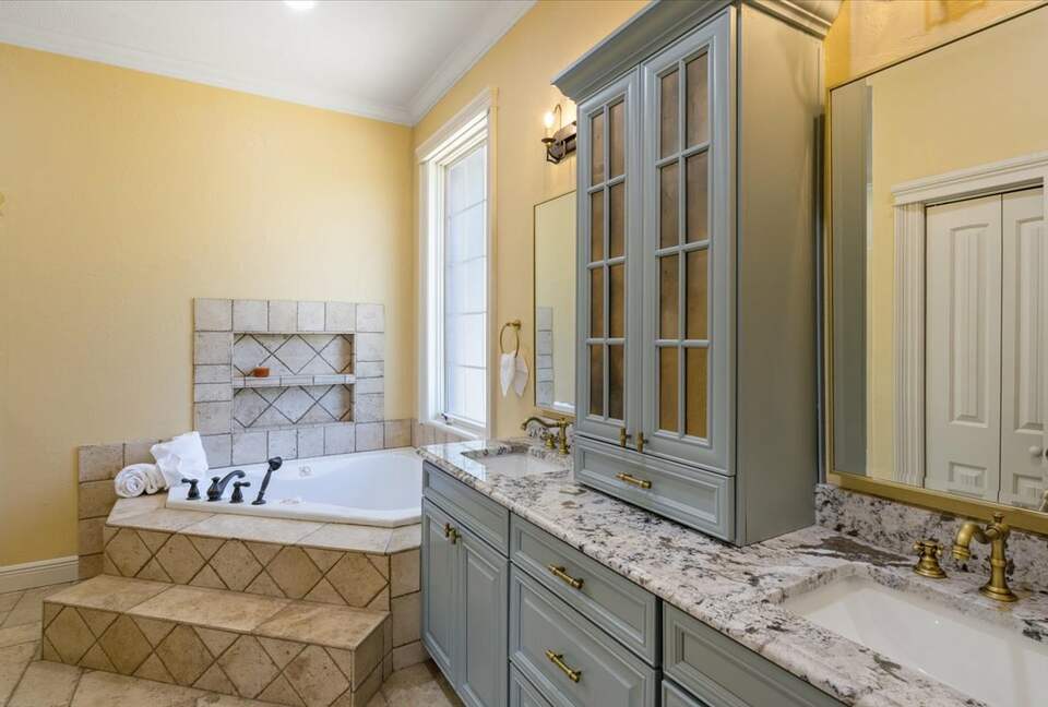 Chateau by the Bridge - Ridgedale, Missouri