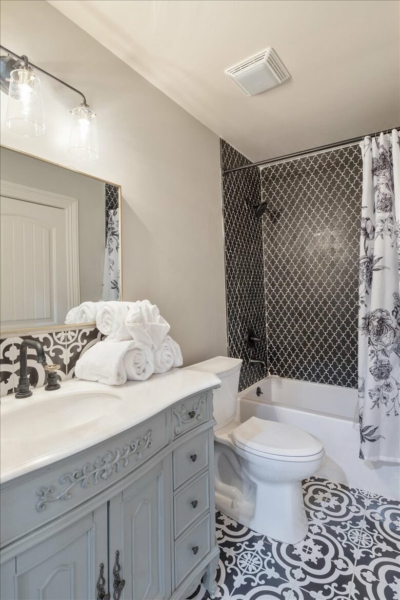 Chateau by the Bridge - Ridgedale, Missouri