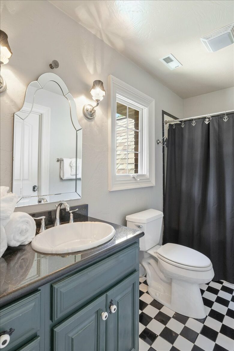 Chateau by the Bridge - Ridgedale, Missouri