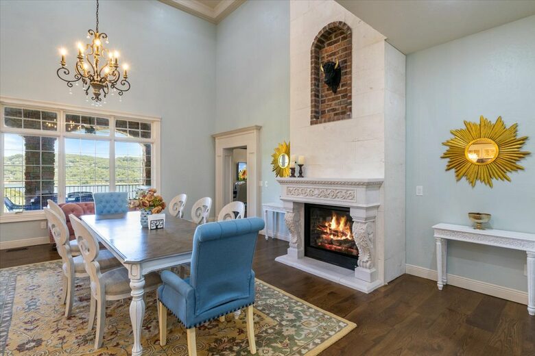 Chateau by the Bridge - Ridgedale, Missouri