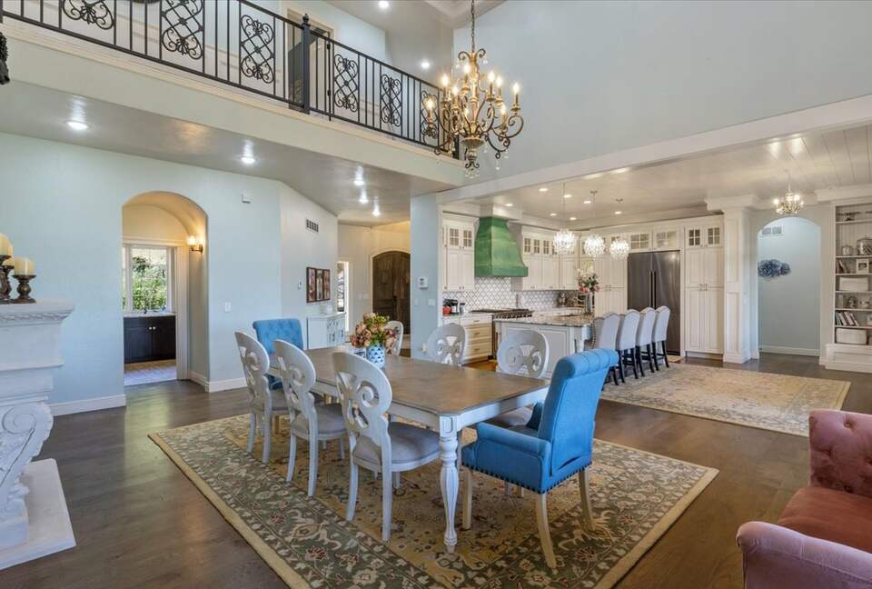 Chateau by the Bridge - Ridgedale, Missouri