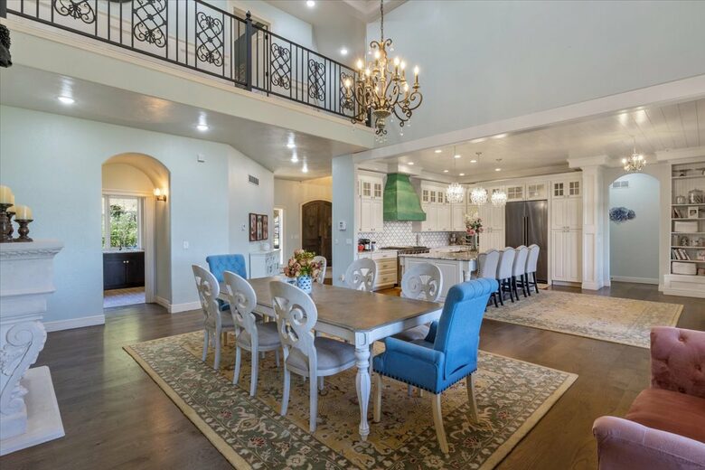 Chateau by the Bridge - Ridgedale, Missouri