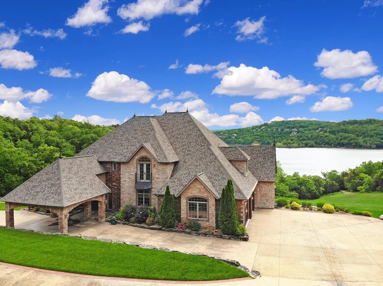 Chateau by the Bridge - Ridgedale, Missouri