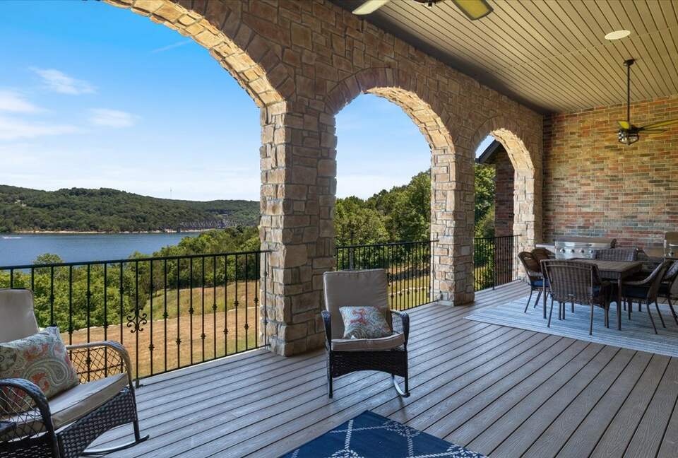 Chateau by the Bridge - Ridgedale, Missouri