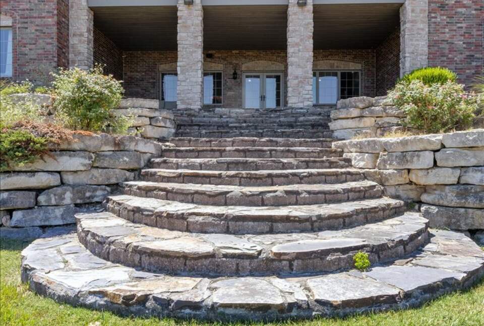 Chateau by the Bridge - Ridgedale, Missouri