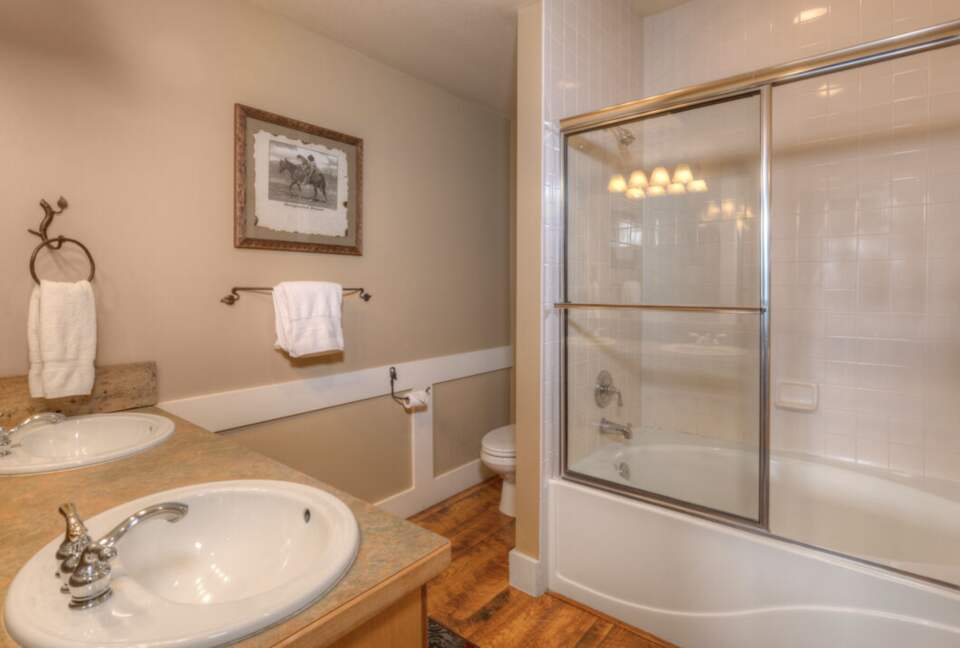 Saddle Ridge Gambler Chalet Ski-In/Ski-Out - Big Sky, Montana