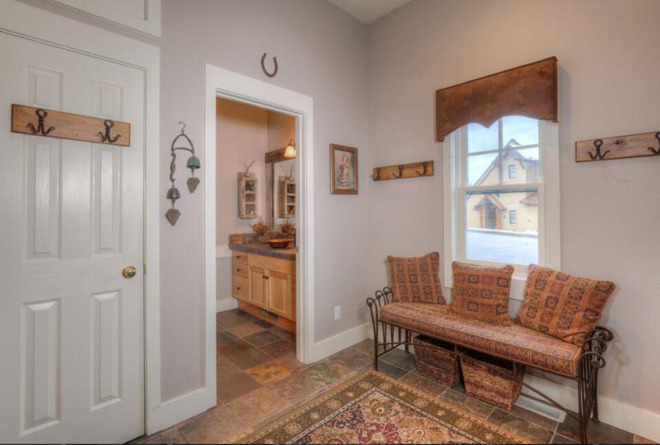 Saddle Ridge Gambler Chalet Ski-In/Ski-Out - Big Sky, Montana