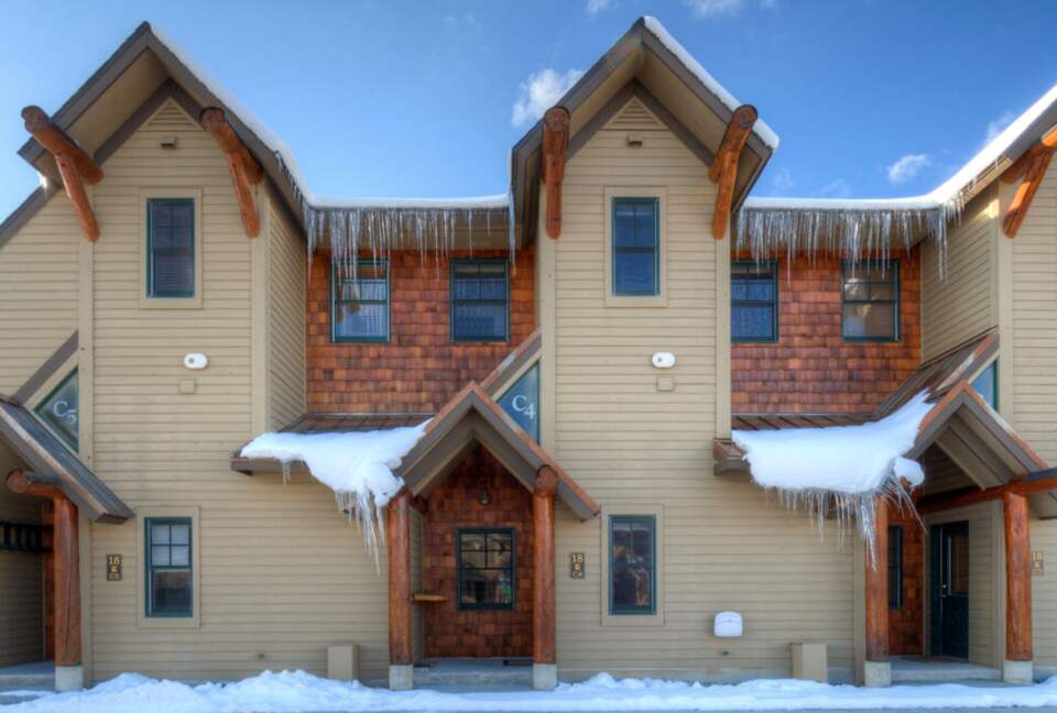 Saddle Ridge Gambler Chalet Ski-In/Ski-Out - Big Sky, Montana