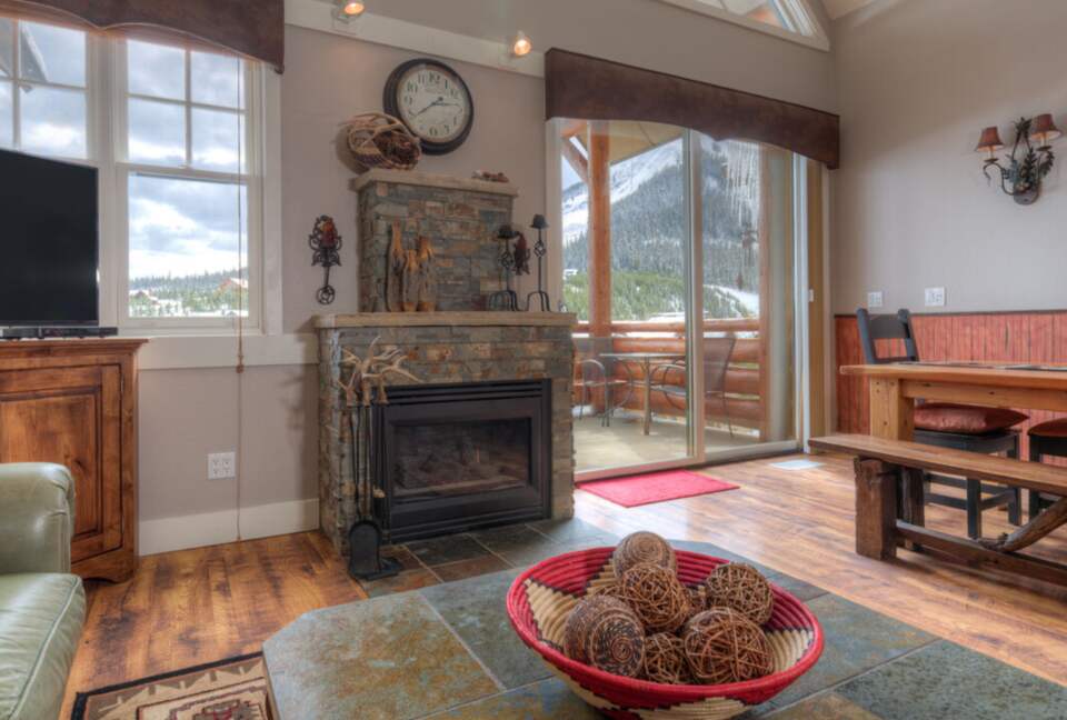 Saddle Ridge Gambler Chalet Ski-In/Ski-Out - Big Sky, Montana