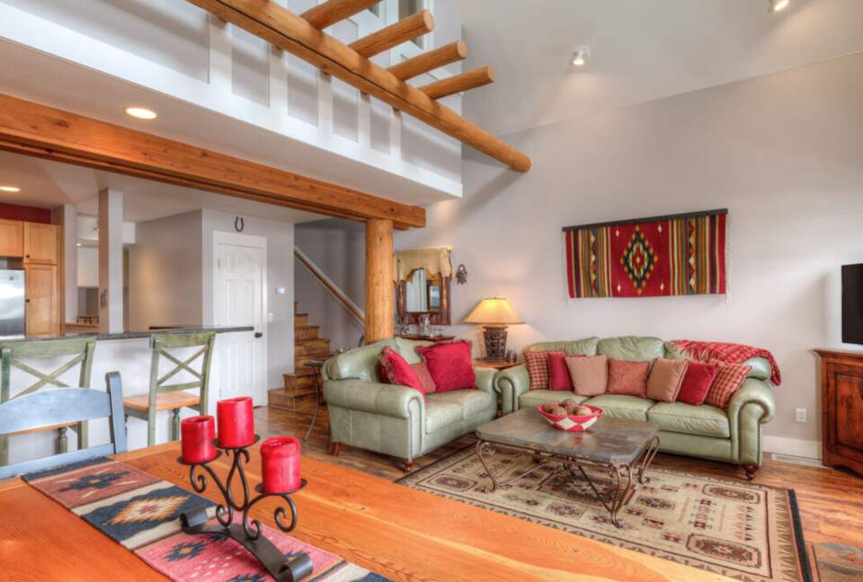 Saddle Ridge Gambler Chalet Ski-In/Ski-Out - Big Sky, Montana