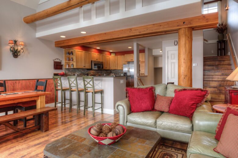 Saddle Ridge Gambler Chalet Ski-In/Ski-Out - Big Sky, Montana