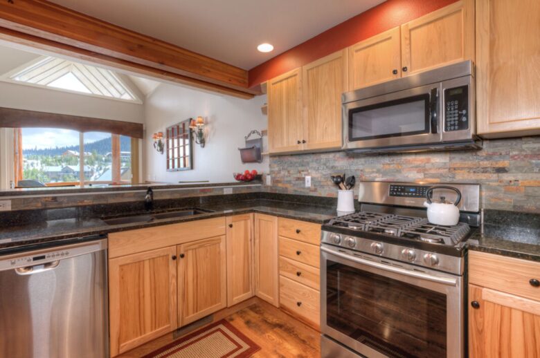 Saddle Ridge Gambler Chalet Ski-In/Ski-Out - Big Sky, Montana