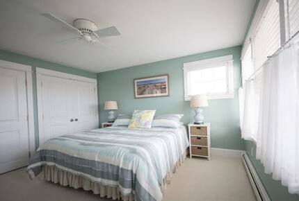 Higgins Beach Cottage with Carriage House - Scarborough, Maine