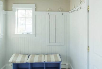 Higgins Beach Cottage with Carriage House - Scarborough, Maine