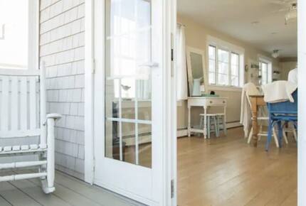 Higgins Beach Cottage with Carriage House - Scarborough, Maine