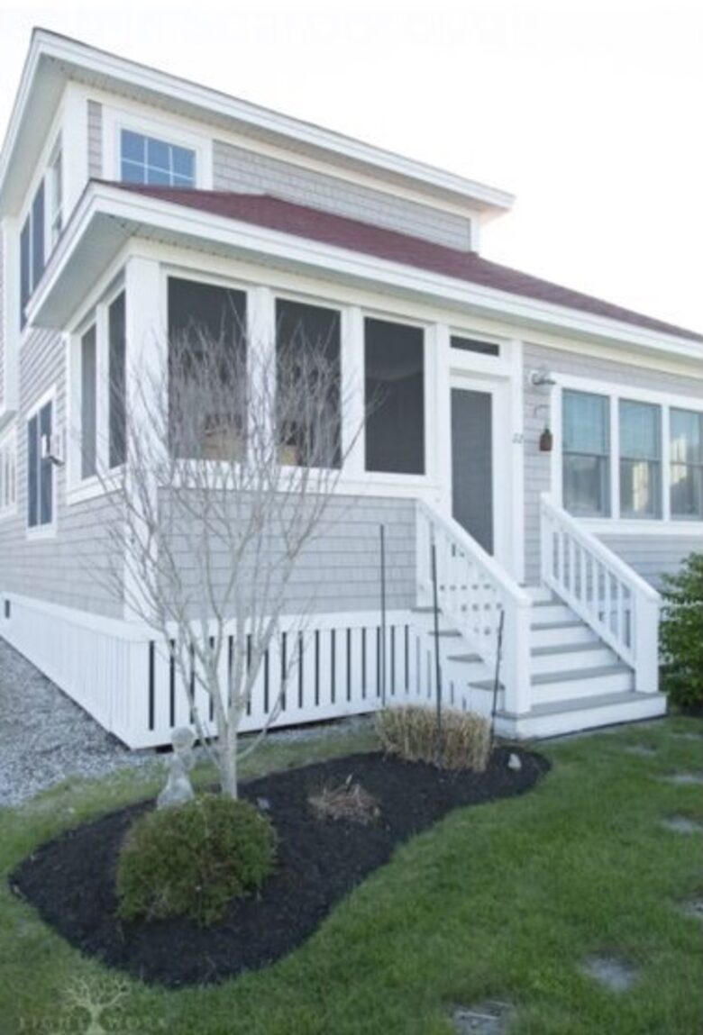 Higgins Beach Cottage with Carriage House - Scarborough, Maine