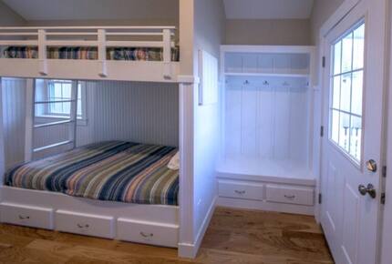 Higgins Beach Cottage with Carriage House - Scarborough, Maine