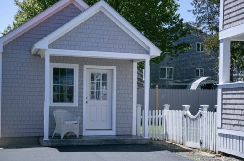 Higgins Beach Cottage with Carriage House - Scarborough, Maine