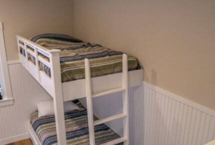 Higgins Beach Cottage with Carriage House - Scarborough, Maine