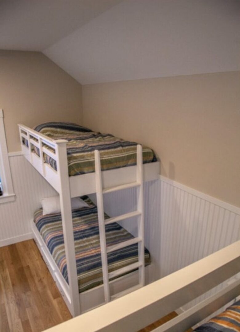 Higgins Beach Cottage with Carriage House - Scarborough, Maine