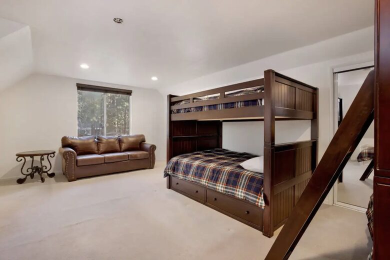 Spacious, Private Chalet with Hot Tub! - Big Bear City, California